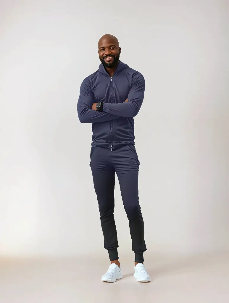 Mannequin avec hoodie et pantalon jogging.webp